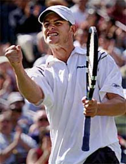 Roddick celebra su victoria ante Corretja.