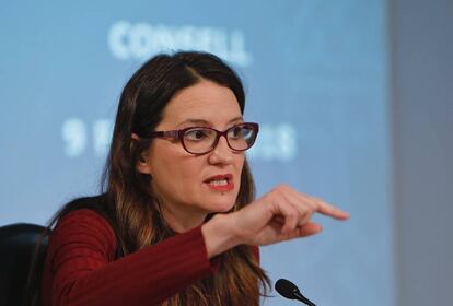 La vicepresidenta y consejera de Igualdad, M&oacute;nica Oltra, tras el pleno del Consell. 