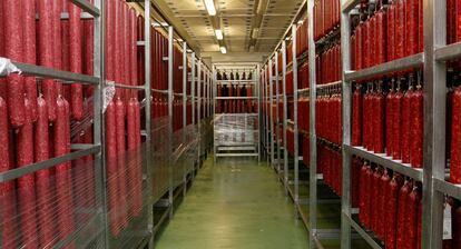 La fábrica de Escalonilla (Toledo) cuenta con 23 secaderos y 10 cámaras frigoríficas.