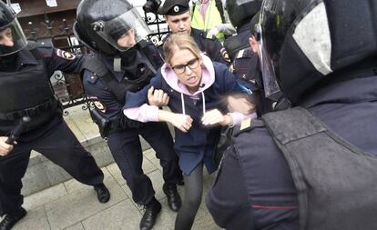 Sobol durante una detención en Moscú en 2020.