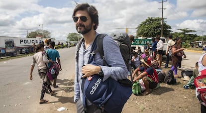 Juan Moreno, fotografiado en el sur de México, durante la realización del reportaje sobre la caravana de migrantes que hizo estallar el escándalo.