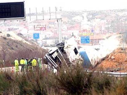 Estado en que quedó un camión ayer en Fuentespina (Burgos), tras un siniestro en el que murió el conductor.