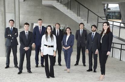 Equipo de bonos de BBVA. De izquierda a derecha: Javier Urraca, Hugo Taguas, Andreas Kosse, Leticia Arroyo, Gonzalo Cid-Luna, Patricia Cuenllas, Ignacio Morenés, Ángel Tejada y Sandra de las Cavadas.