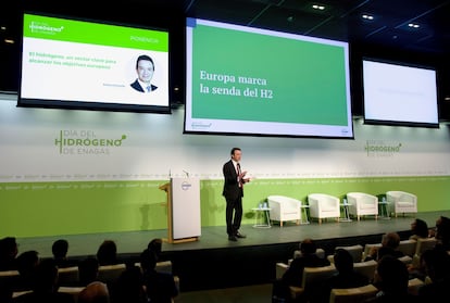 El consejero delegado de Enagás, Arturo Gonzalo, durante la jornada celebrada este jueves en Madrid.