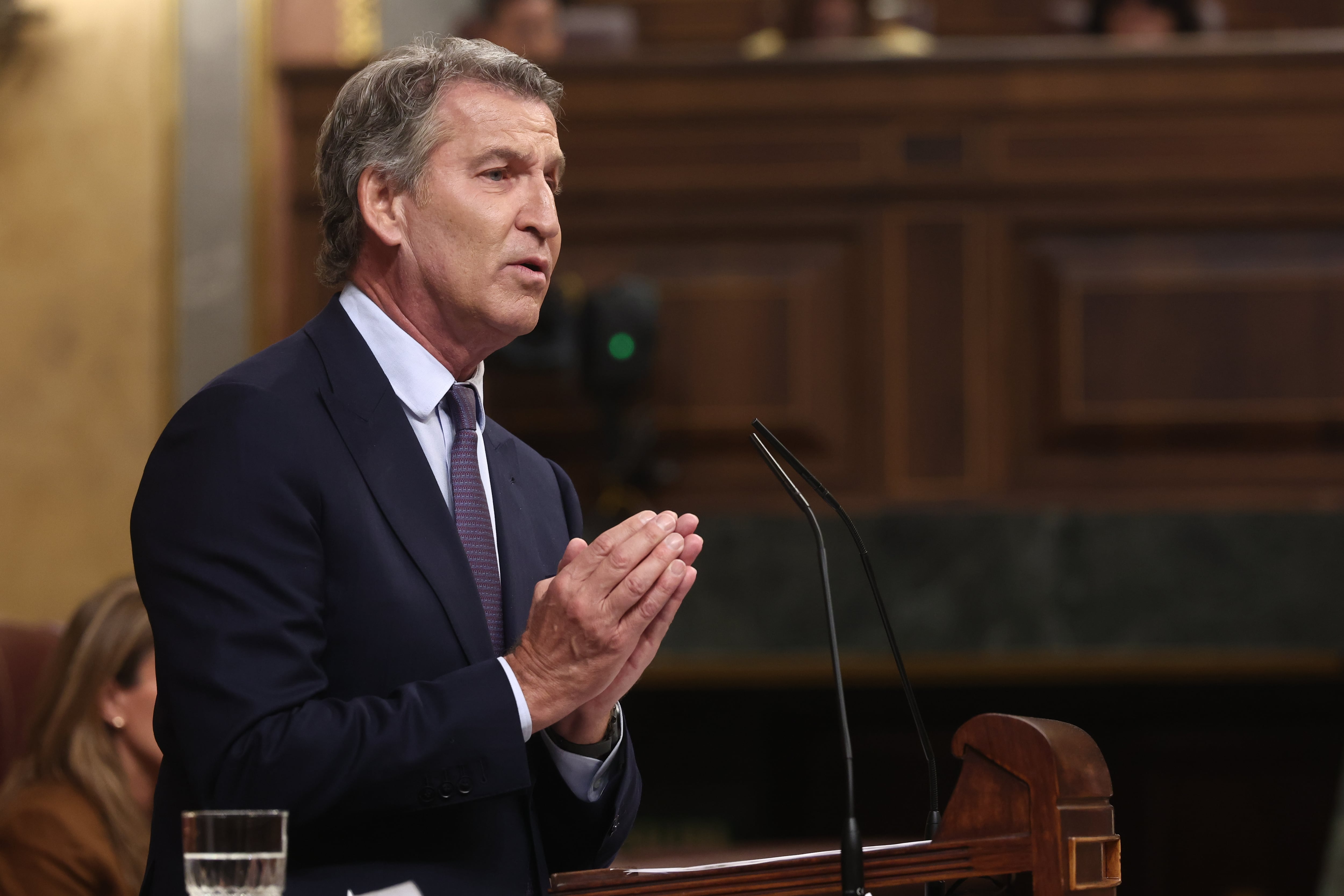 Feijóo corteja a Junts para mover el tablero