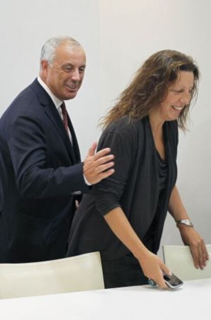 Pachi Vázquez y Carmen Gallego en la sede del PSdeG ayer.