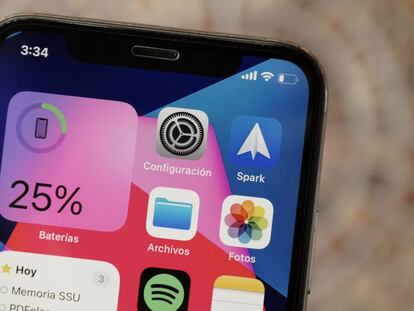 Widgets de iOS 14 en un iPhone.