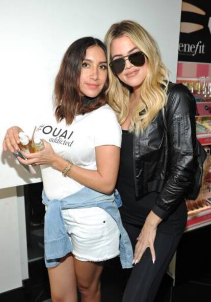 Jen Atkin y Khloe Kardashian en un acto de la firma OUAI en 2016.