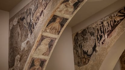 Pinturas de la sala capitular del monasterio de Sijena expuestas en el Museo Nacional de Arte de Cataluña (MNAC).