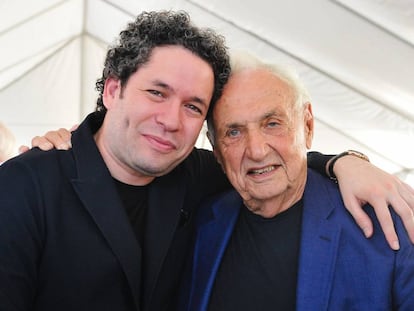 Gustavo Dudamel y Frank Gehry, el miércoles en Inglewood, California.