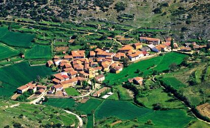 Vista aérea del pueblo Ahedo de Butrón, en la provincia de Burgos.