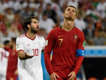 Ronaldo lamenta chance perdida.
