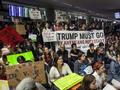 Protesta contra Trump en el Aeropuerto Internacional de San Francisco.