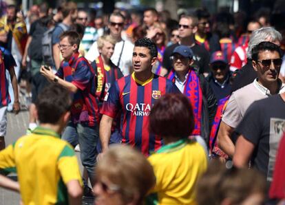 Comienza la llegada de aficionados al estadio del FC Barcelona.