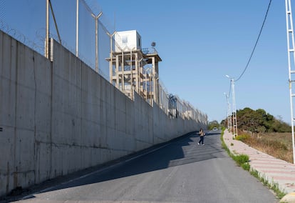 Centro de deportación de extranjeros de Tuzla. Fue inaugurado en 2018 y tiene capacidad para internar a en torno un millar de detenidos.