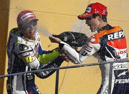 Con Rossi como vencedor indiscutible de MotoGP, no ha podido ir mejor en Cheste para los españoles. Pedrosa gana la última carrera y se coloca tercero en la general, por detrás de Lorenzo, que se lleva el subcampeonato.