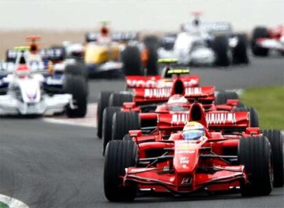 Massa y Raikkonen impiden el asalto de Hamilton