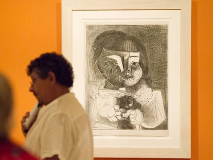 Obra 'Paloma y su muñeca, fondo negro', donde Picasso plasmó los primeros trazos del alfabeto en 1952.