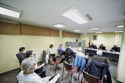 Reunión de la delegada del Gobierno y el jefe superior de Policía con los vecinos de Ciudad Lineal.