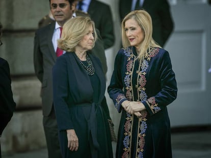 Cristina Cifuentes (r) during a state visit to Spain by the Portuguese president, Marcelo Rebelo Da Sousa.