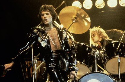 Freddie Mercury y Roger Taylor durante la gira 'News of the world'. 