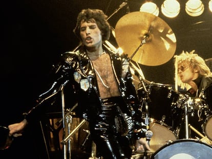 Freddie Mercury y Roger Taylor durante la gira 'News of the world'. 