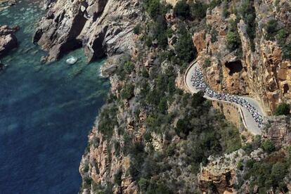 Una vista aérea de la etapa entre Ajaccio y Calvi, en Córcega