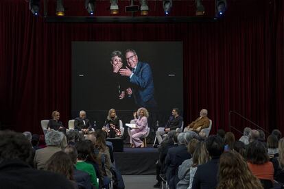 La directora de RTVE Rosa María Mateo i el periodista de la SER Josep Cuní.