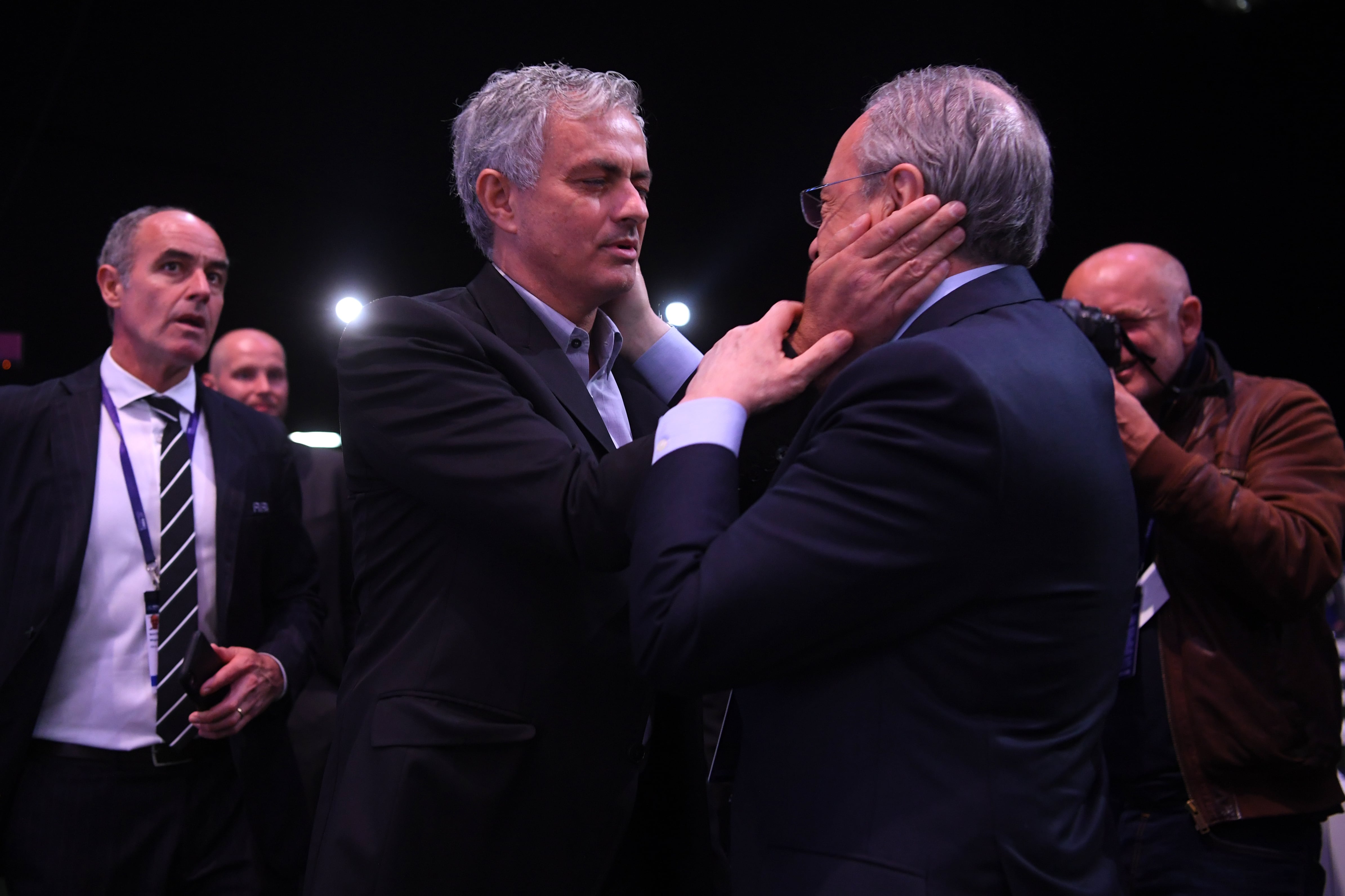 El Real Madrid vuelve a empezar: Mourinho, fichajes y una gran oferta, el plan para recuperar el terreno perdido