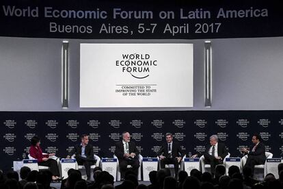 El cierre del foro, con el jefe de ministros de Argentina, Marcos Pe&ntilde;a, incluido.