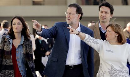 Mariano Rajoy acompañado por la vicesecretaria de Estudios y Programas del Partido Popular, Andrea Levy en Valencia.