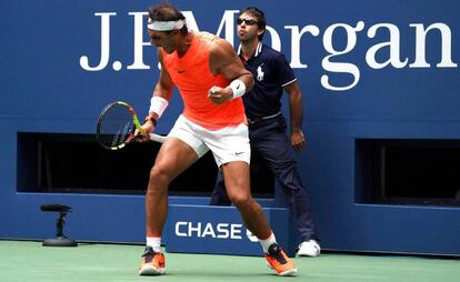 Rafa Nadal celebra su victoria este domingo ante Nikoloz Basilashvili en octavos de final del US Open.