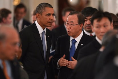El presidente de los EE UU, Barack Obama junto a Ban Ki-moon, secretario general de la ONU, 5 de septiembre de 2013. Ban Ki-moon, prometió a los líderes del G20 que pronto serán desvelados los resultados de la investigación sobre el posible uso de armas químicas en Siria.