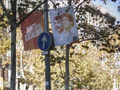 Carteles de propaganda electoral en las calles de Barcelona. 