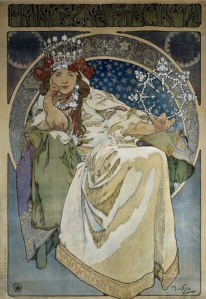 'Princezna Hyacintaf', uno de los carteles del artista modernista Alphonse Mucha expuestos en Praga.