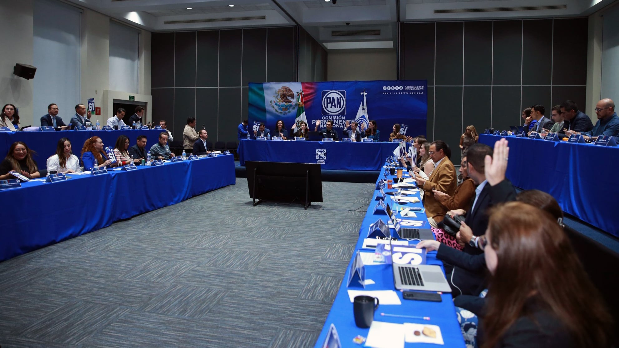 El PAN rompe con el PRI para lavarse la cara y relanzar su imagen