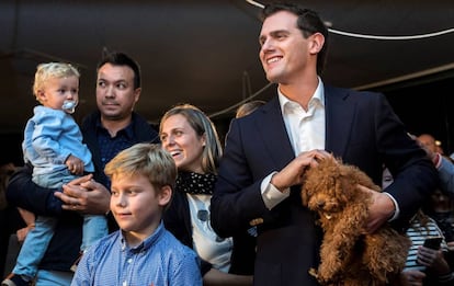 El candidato de Ciudadanos a la presidencia del Gobierno, Albert Rivera, en el acto electoral con familias en Valencia.