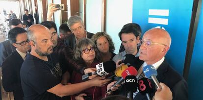 El presidente de Banco Sabadell, Josep Oliu, ha afirmado este miércoles que "no hay ninguna razón previsible" para cambiar el domicilio social de la entidad para volver a Catalunya, tras el traslado en octubre a Alicante por la situación política tras el 1-O.   COMUNIDAD VALENCIANA ESPAÑA EUROPA ALICANTE ECONOMIA