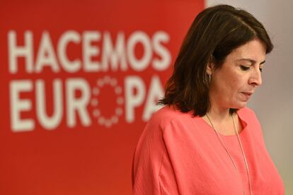 La vicesecretaria general del PSOE, Adriana Lastra, dimitió de este cargo en julio de 2022 y recibió tuits graves amenazando a su salud.