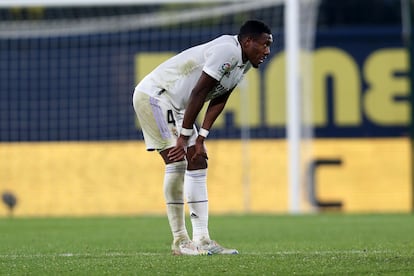 David Alaba después de la derrota del Real Madrid ante el Villarreal en el estadio de la Cerámica el pasado sábado.