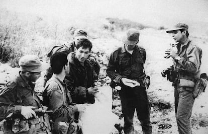 Benjamín Netanyahu durante su servicio militar, en 1976.