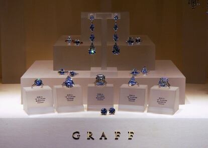 Se llama Graff Lesedi La Rona, tiene 302,37 quilates y ostenta el título del diamante de talla Asscher más grande del mundo, certificado por el Instituto Gemológico de América (GIA). Las gemas singulares han sido la gran pasión de Laurence Graff desde que fundó la marca en 1960 en Londres.