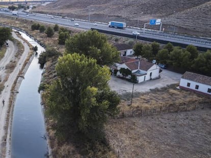 La acequia del Jarama en el término de Borox.