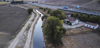 La acequia del Jarama en el término de Borox.