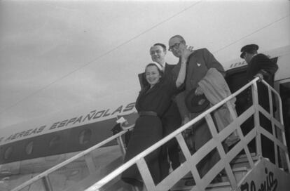Olivia de Havilland aterriza en Madrid el 29 de mayo de 1954 para el rodaje de 'La princesa de Éboli'.