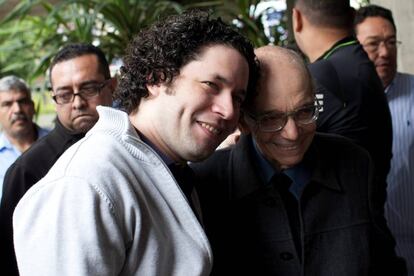 José Antonio Abreu y Gustavo Dudamel, hace cinco años en Caracas.