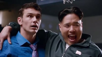 James Franco y Randall Park, en el filme.