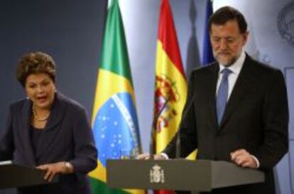 Los presidentes de Brasil y Espa&ntilde;a, Dilma Roussef y Mariano Rajoy, en una comparecencia en 2012. 