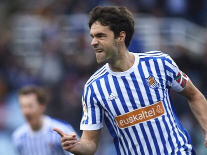 Xabi Prieto celebra su gol de penalti, tras el que se lesionó.