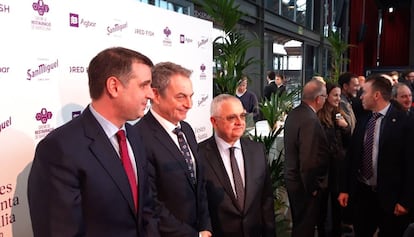 Rodríguez Zapatero junto a los representantes del Gremio de Restauración